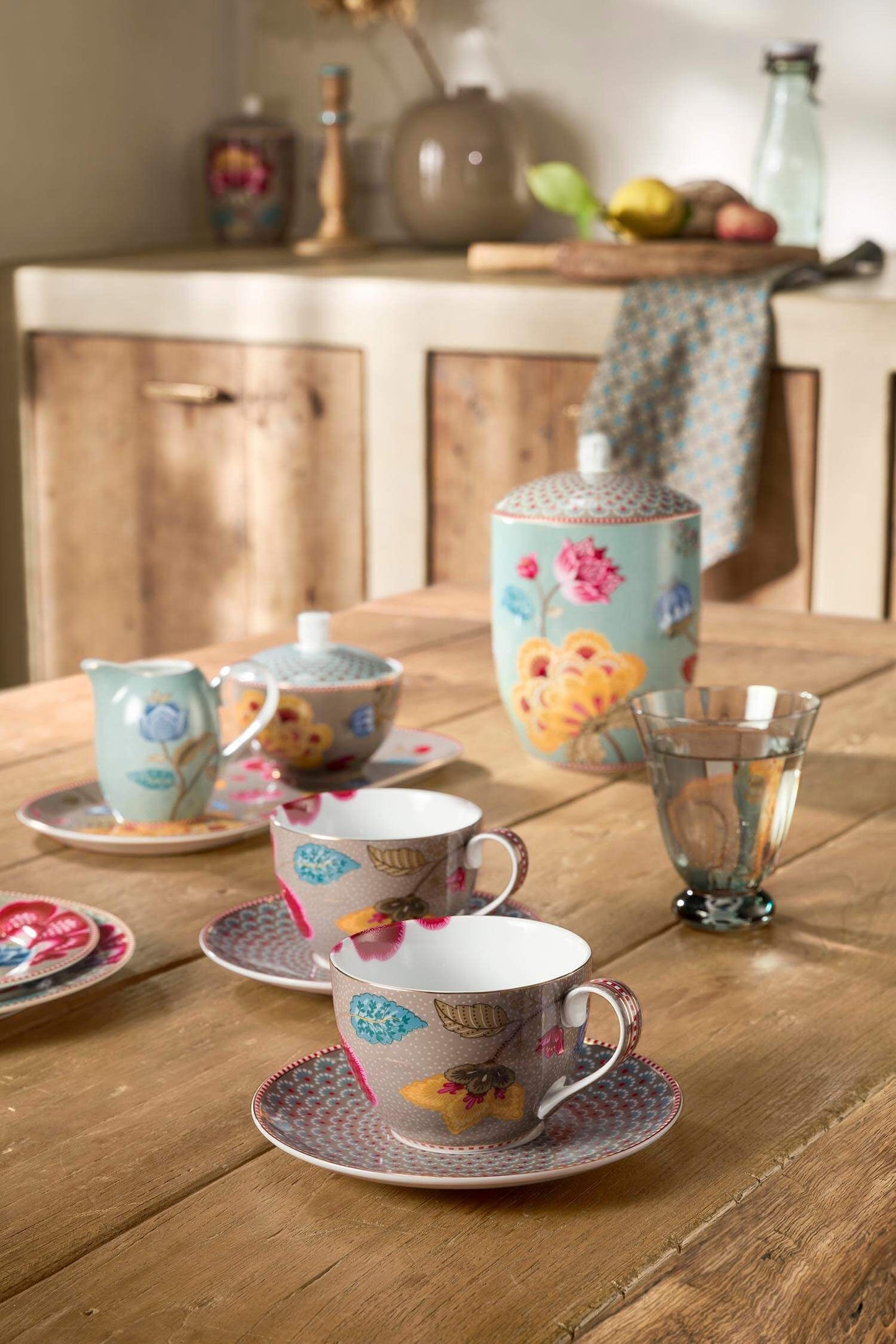 Set Taza + Plato Booming Tales Khaki